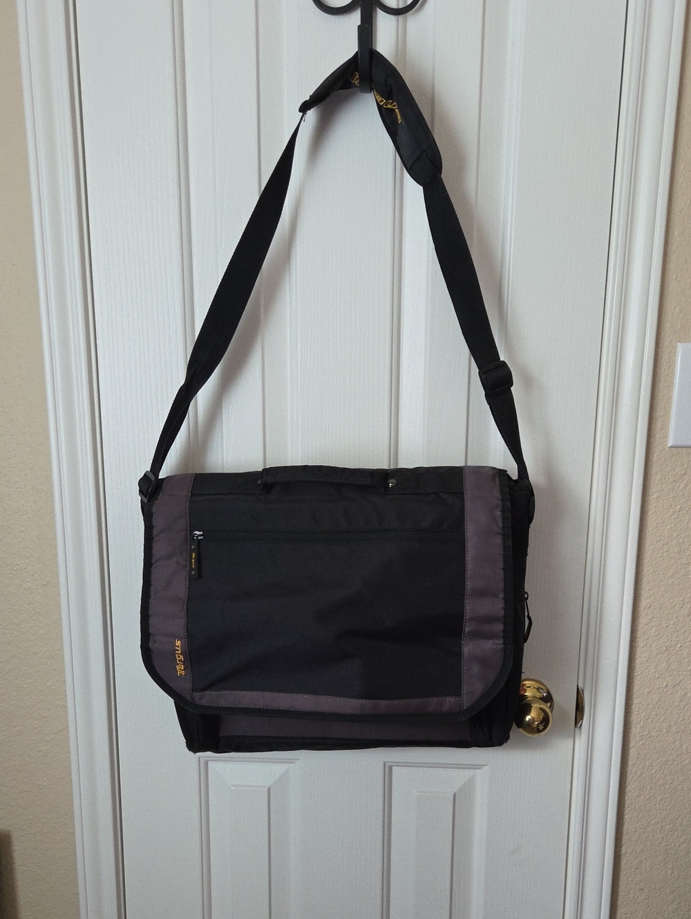 Targus Black Computer/ College Bag with Gray Trim